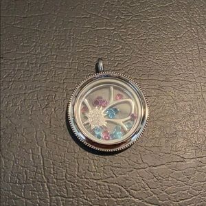 Origami Owl “Flower Dust” necklace